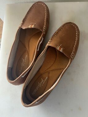 Naturalizer Tan Leather Slip-On Moccasin Loafers